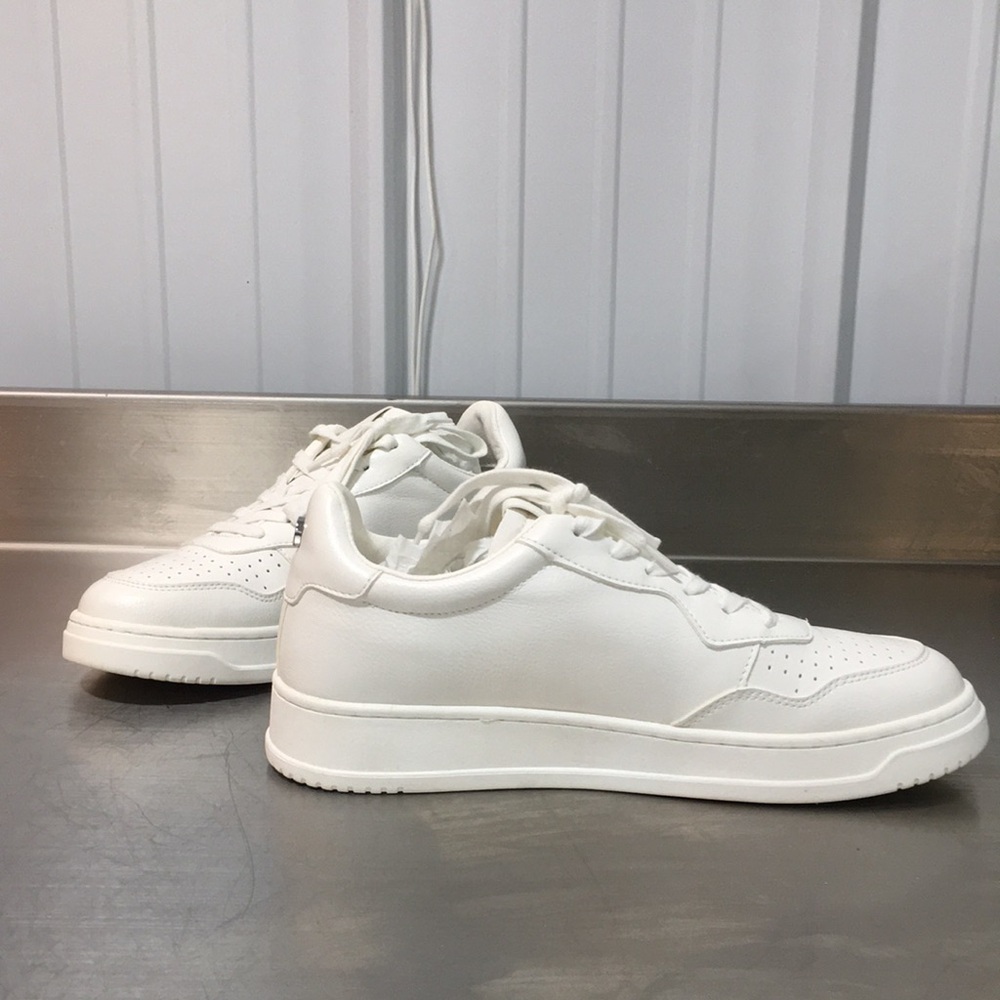 Classic White Women's Low-Top Sneakers